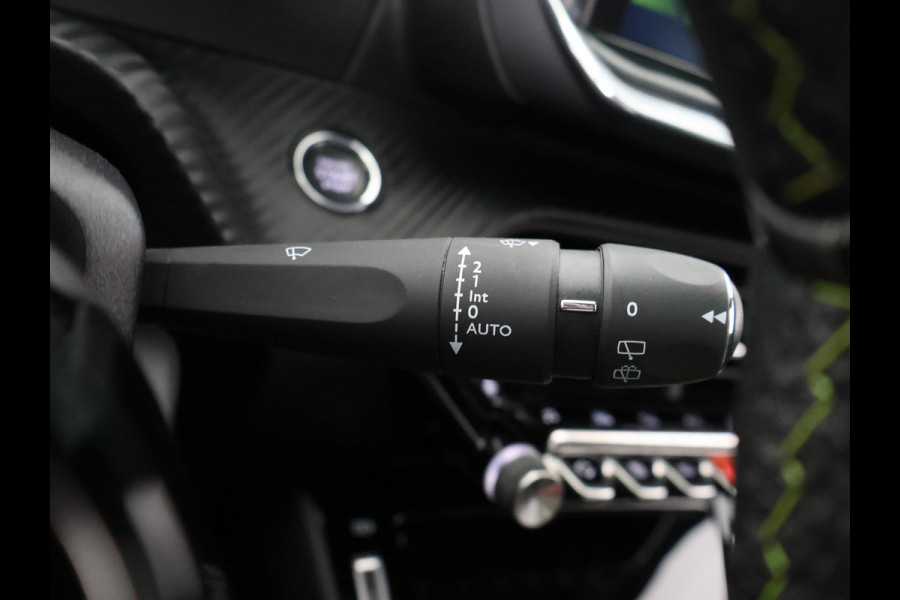 Peugeot 208 1.2 PureTech GT Pack . GARANTIE TOT 03-2031 . STOELVERWARMING . PANORAMA-DAK .
