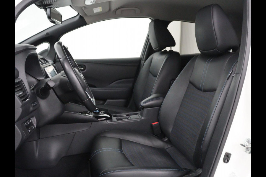 Nissan Leaf Tekna 40 kWh | SOH 85,6% | Stoelverwarming | 360 Camera | Adaptive cruise | Carplay | Navigatie | Achterbankverwarming | Bose Sound | Full LED | Side Assist | File Assistent | Climate control