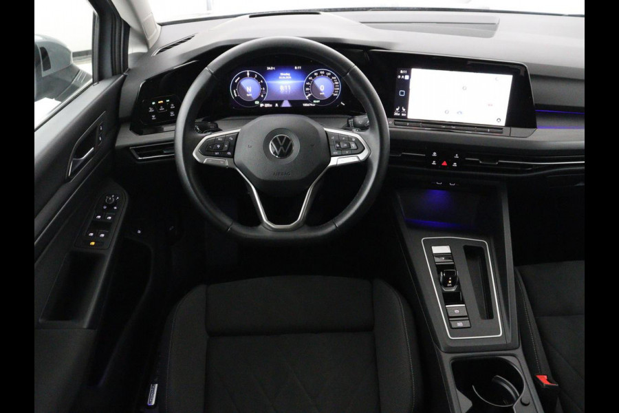 Volkswagen Golf 1.4 eHybrid Style | SOH 88,8% | Head-Up | Stoelverwarming | Trekhaak | Sfeerverlichting | Massage | Camera | Keyless | Matrix LED | Carplay | Adaptive cruise | Memory | Climate control | PHEV | Plug In