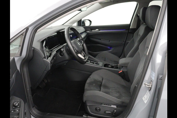 Volkswagen Golf 1.4 eHybrid Style | SOH 88,8% | Head-Up | Stoelverwarming | Trekhaak | Sfeerverlichting | Massage | Camera | Keyless | Matrix LED | Carplay | Adaptive cruise | Memory | Climate control | PHEV | Plug In