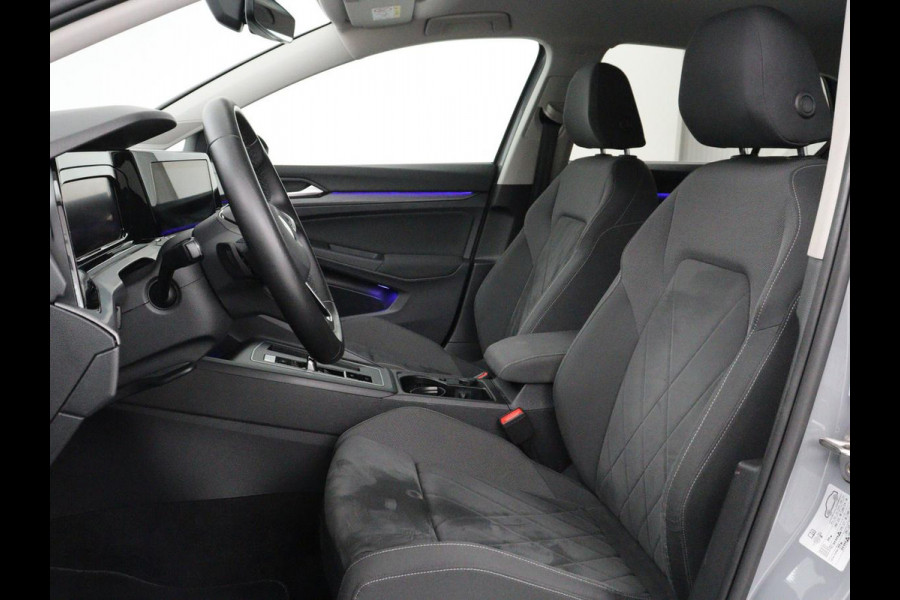 Volkswagen Golf 1.4 eHybrid Style | SOH 88,8% | Head-Up | Stoelverwarming | Trekhaak | Sfeerverlichting | Massage | Camera | Keyless | Matrix LED | Carplay | Adaptive cruise | Memory | Climate control | PHEV | Plug In