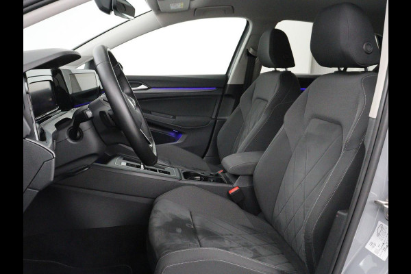 Volkswagen Golf 1.4 eHybrid Style | SOH 88,8% | Head-Up | Stoelverwarming | Trekhaak | Sfeerverlichting | Massage | Camera | Keyless | Matrix LED | Carplay | Adaptive cruise | Memory | Climate control | PHEV | Plug In