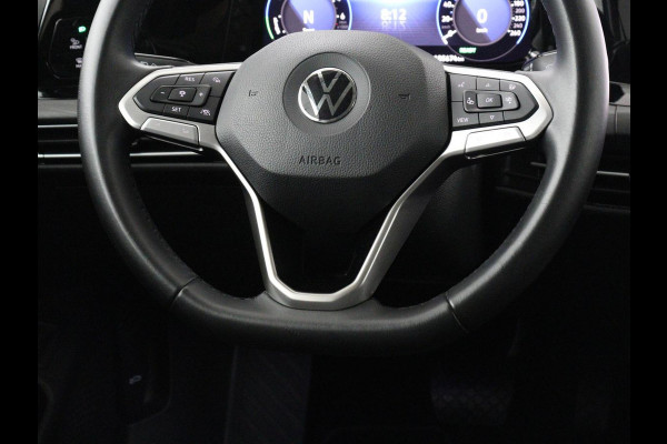 Volkswagen Golf 1.4 eHybrid Style | SOH 88,8% | Head-Up | Stoelverwarming | Trekhaak | Sfeerverlichting | Massage | Camera | Keyless | Matrix LED | Carplay | Adaptive cruise | Memory | Climate control | PHEV | Plug In