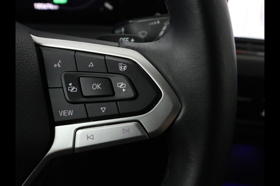 Volkswagen Golf 1.4 eHybrid Style | SOH 88,8% | Head-Up | Stoelverwarming | Trekhaak | Sfeerverlichting | Massage | Camera | Keyless | Matrix LED | Carplay | Adaptive cruise | Memory | Climate control | PHEV | Plug In