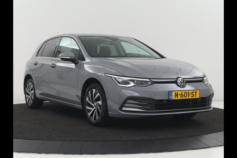 Volkswagen Golf 1.4 eHybrid Style | SOH 88,8% | Head-Up | Stoelverwarming | Trekhaak | Sfeerverlichting | Massage | Camera | Keyless | Matrix LED | Carplay | Adaptive cruise | Memory | Climate control | PHEV | Plug In