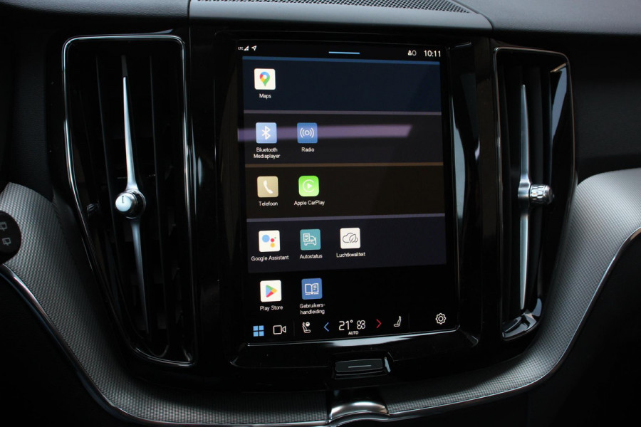 Volvo XC60 2.0 T6 Plug-in hybrid AWD Plus Dark Adaptieve cruise control Leder Navigatie Google Harman Kardon Panorama dak Lichtmetalen Velgen 19" Dab Stoelverwarming Camera Led Climate control Apple Carplay/ Android Auto