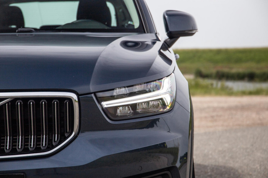 Volvo XC40 1.5 T4 Recharge Inscription AUTOMAAT / PLUG IN HYBRID / CARPLAY / CAMERA / STOELVERWARMING