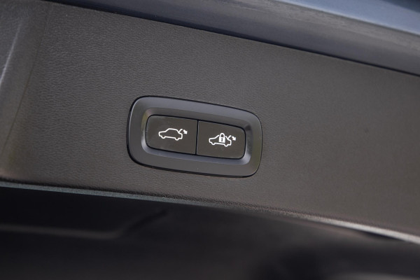 Volvo XC40 1.5 T4 Recharge Inscription AUTOMAAT / PLUG IN HYBRID / CARPLAY / CAMERA / STOELVERWARMING