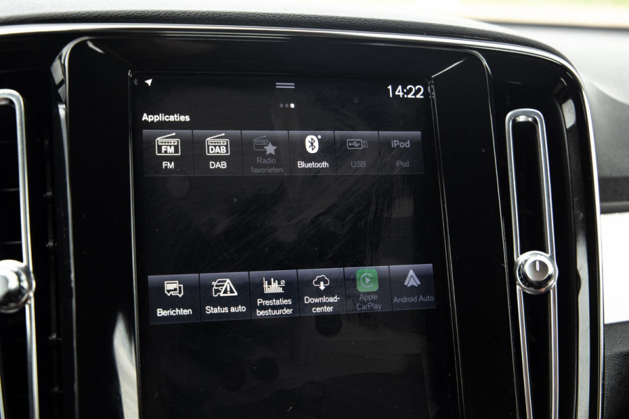Volvo XC40 1.5 T4 Recharge Inscription AUTOMAAT / PLUG IN HYBRID / CARPLAY / CAMERA / STOELVERWARMING