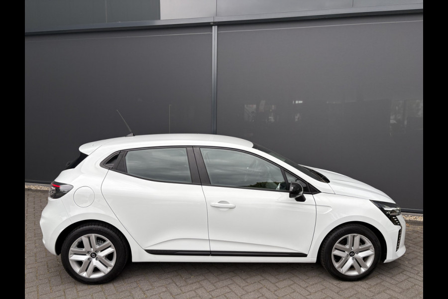 Renault Clio 1.0 TCe ECO-G 100 evolution Airco - Navigatiesysteem - Parkeersensor achter - Radio - Cruise control - Bluetooth - Stuur multifunctioneel - Led verlichting - Centrale vergrendeling met afstandsbediening - Elektrische ramen