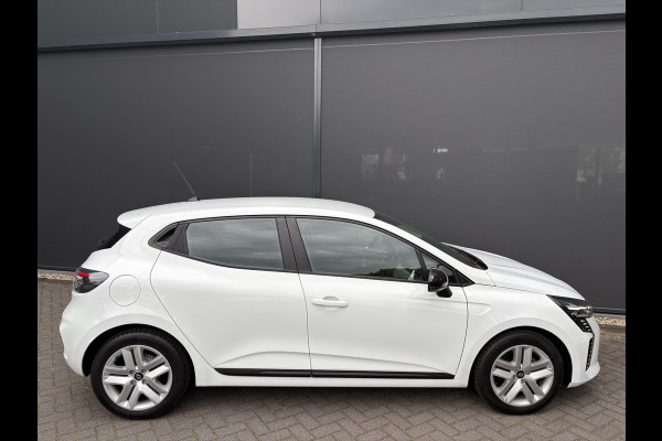 Renault Clio 1.0 TCe ECO-G 100 evolution Airco - Navigatiesysteem - Parkeersensor achter - Radio - Cruise control - Bluetooth - Stuur multifunctioneel - Led verlichting - Centrale vergrendeling met afstandsbediening - Elektrische ramen