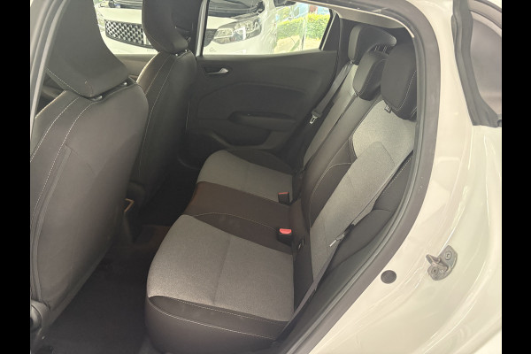 Renault Clio 1.0 TCe ECO-G 100 evolution Airco - Navigatiesysteem - Parkeersensor achter - Radio - Cruise control - Bluetooth - Stuur multifunctioneel - Led verlichting - Centrale vergrendeling met afstandsbediening - Elektrische ramen
