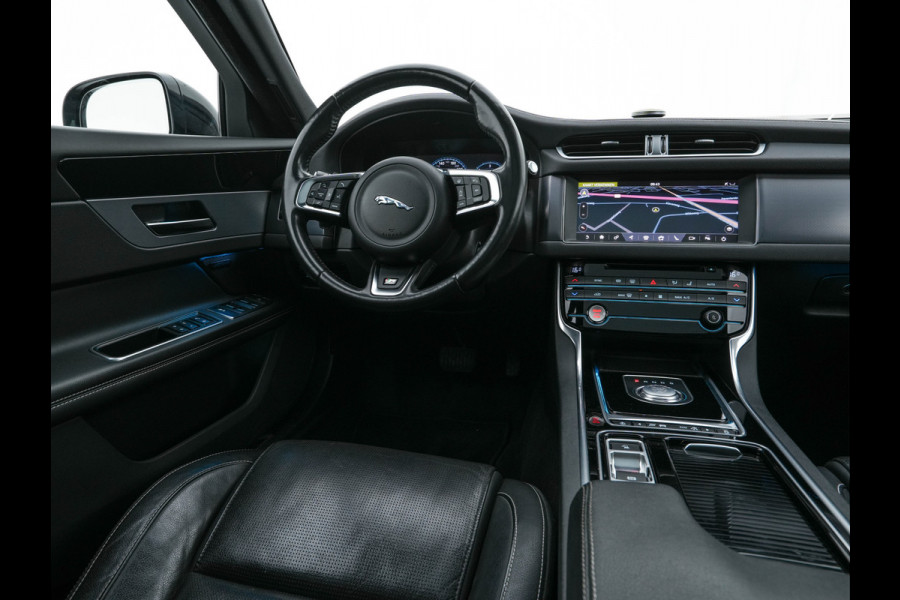Jaguar XF Sportbrake 2.0d Portfolio Aut. *PANO | LEATHER | FULL-LED | MEMORY-PACK | DIGI-COCKPIT | HEATED-COMFORTSEATS | NAVI-FULLMAP | CAMERA | PRIVACY-GLASS | SHIFTPADDLES | AMBIENT-LIGHT | ECC | PDC | CRUISE | 20''ALU*