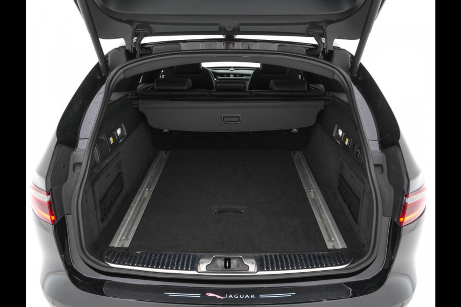 Jaguar XF Sportbrake 2.0d Portfolio Aut. *PANO | LEATHER | FULL-LED | MEMORY-PACK | DIGI-COCKPIT | HEATED-COMFORTSEATS | NAVI-FULLMAP | CAMERA | PRIVACY-GLASS | SHIFTPADDLES | AMBIENT-LIGHT | ECC | PDC | CRUISE | 20''ALU*