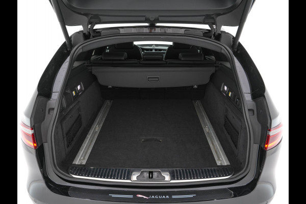 Jaguar XF Sportbrake 2.0d Portfolio Aut. *PANO | LEATHER | FULL-LED | MEMORY-PACK | DIGI-COCKPIT | HEATED-COMFORTSEATS | NAVI-FULLMAP | CAMERA | PRIVACY-GLASS | SHIFTPADDLES | AMBIENT-LIGHT | ECC | PDC | CRUISE | 20''ALU*