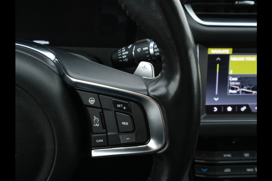 Jaguar XF Sportbrake 2.0d Portfolio Aut. *PANO | LEATHER | FULL-LED | MEMORY-PACK | DIGI-COCKPIT | HEATED-COMFORTSEATS | NAVI-FULLMAP | CAMERA | PRIVACY-GLASS | SHIFTPADDLES | AMBIENT-LIGHT | ECC | PDC | CRUISE | 20''ALU*