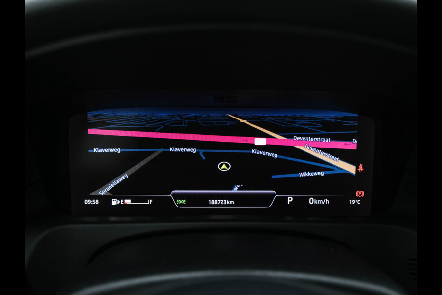 Jaguar XF Sportbrake 2.0d Portfolio Aut. *PANO | LEATHER | FULL-LED | MEMORY-PACK | DIGI-COCKPIT | HEATED-COMFORTSEATS | NAVI-FULLMAP | CAMERA | PRIVACY-GLASS | SHIFTPADDLES | AMBIENT-LIGHT | ECC | PDC | CRUISE | 20''ALU*