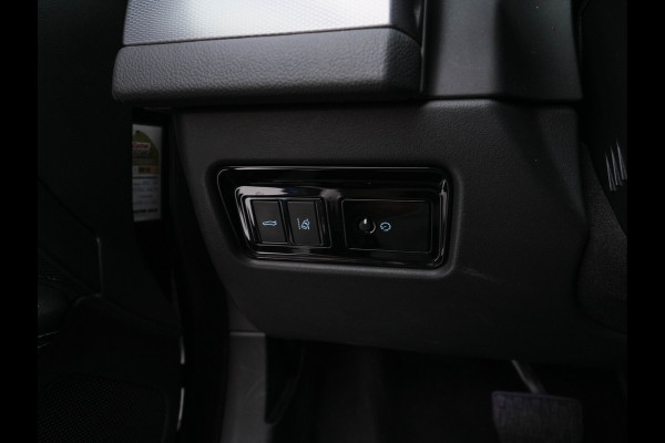 Jaguar XF Sportbrake 2.0d Portfolio Aut. *PANO | LEATHER | FULL-LED | MEMORY-PACK | DIGI-COCKPIT | HEATED-COMFORTSEATS | NAVI-FULLMAP | CAMERA | PRIVACY-GLASS | SHIFTPADDLES | AMBIENT-LIGHT | ECC | PDC | CRUISE | 20''ALU*