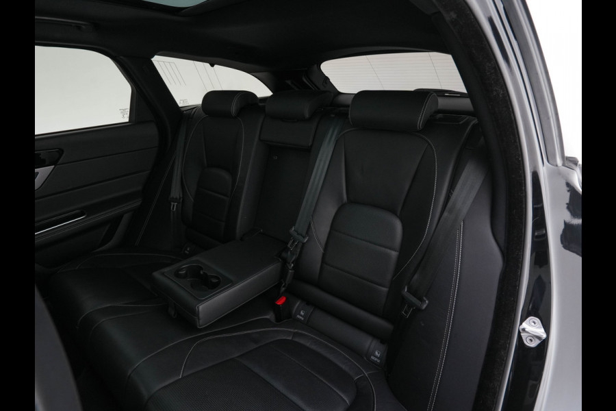Jaguar XF Sportbrake 2.0d Portfolio Aut. *PANO | LEATHER | FULL-LED | MEMORY-PACK | DIGI-COCKPIT | HEATED-COMFORTSEATS | NAVI-FULLMAP | CAMERA | PRIVACY-GLASS | SHIFTPADDLES | AMBIENT-LIGHT | ECC | PDC | CRUISE | 20''ALU*