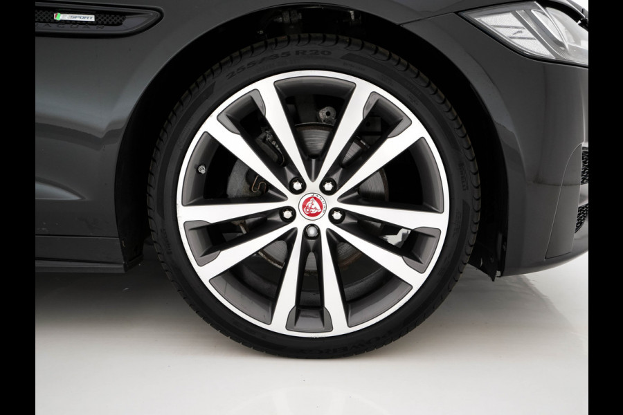 Jaguar XF Sportbrake 2.0d Portfolio Aut. *PANO | LEATHER | FULL-LED | MEMORY-PACK | DIGI-COCKPIT | HEATED-COMFORTSEATS | NAVI-FULLMAP | CAMERA | PRIVACY-GLASS | SHIFTPADDLES | AMBIENT-LIGHT | ECC | PDC | CRUISE | 20''ALU*