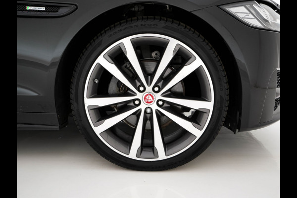 Jaguar XF Sportbrake 2.0d Portfolio Aut. *PANO | LEATHER | FULL-LED | MEMORY-PACK | DIGI-COCKPIT | HEATED-COMFORTSEATS | NAVI-FULLMAP | CAMERA | PRIVACY-GLASS | SHIFTPADDLES | AMBIENT-LIGHT | ECC | PDC | CRUISE | 20''ALU*