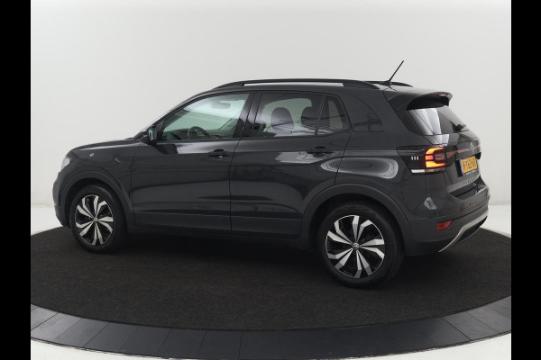 Volkswagen T-Cross 1.0 TSI Life | Adaptive cruise | Side Assist | Sportstoelen | Getint glas | 17'' | Airco | Parkeerhulp | Bluetooth | Regen-/lichtsensor