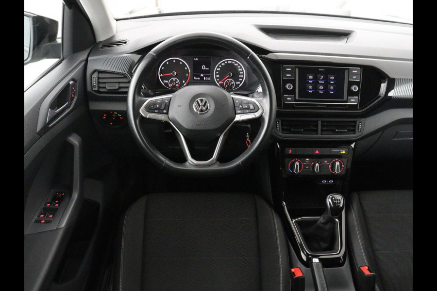Volkswagen T-Cross 1.0 TSI Life | Adaptive cruise | Side Assist | Sportstoelen | Getint glas | 17'' | Airco | Parkeerhulp | Bluetooth | Regen-/lichtsensor