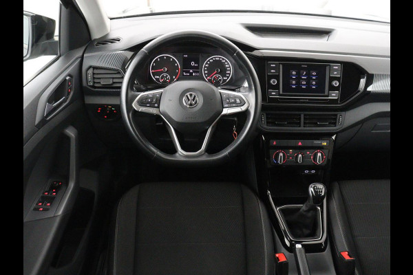 Volkswagen T-Cross 1.0 TSI Life | Adaptive cruise | Side Assist | Sportstoelen | Getint glas | 17'' | Airco | Parkeerhulp | Bluetooth | Regen-/lichtsensor