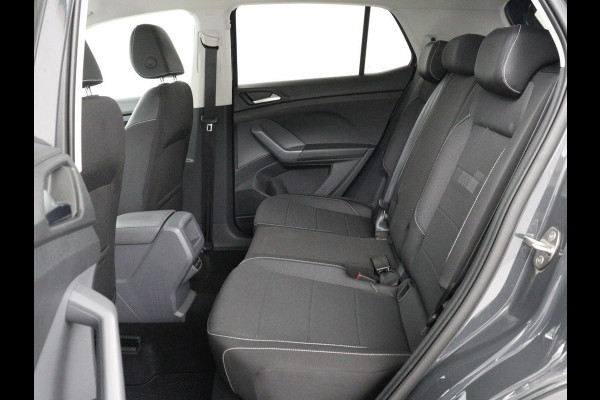 Volkswagen T-Cross 1.0 TSI Life | Adaptive cruise | Side Assist | Sportstoelen | Getint glas | 17'' | Airco | Parkeerhulp | Bluetooth | Regen-/lichtsensor