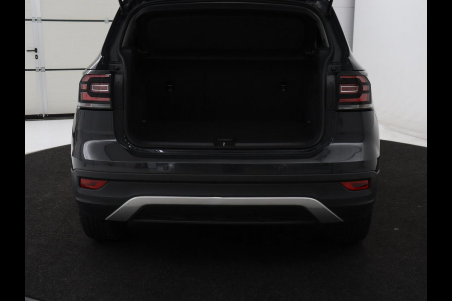 Volkswagen T-Cross 1.0 TSI Life | Adaptive cruise | Side Assist | Sportstoelen | Getint glas | 17'' | Airco | Parkeerhulp | Bluetooth | Regen-/lichtsensor