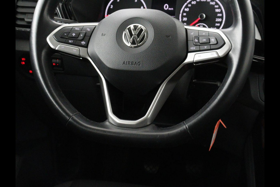 Volkswagen T-Cross 1.0 TSI Life | Adaptive cruise | Side Assist | Sportstoelen | Getint glas | 17'' | Airco | Parkeerhulp | Bluetooth | Regen-/lichtsensor