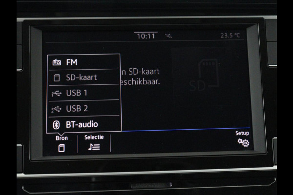 Volkswagen T-Cross 1.0 TSI Life | Adaptive cruise | Side Assist | Sportstoelen | Getint glas | 17'' | Airco | Parkeerhulp | Bluetooth | Regen-/lichtsensor
