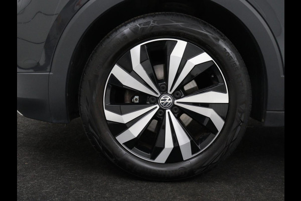 Volkswagen T-Cross 1.0 TSI Life | Adaptive cruise | Side Assist | Sportstoelen | Getint glas | 17'' | Airco | Parkeerhulp | Bluetooth | Regen-/lichtsensor