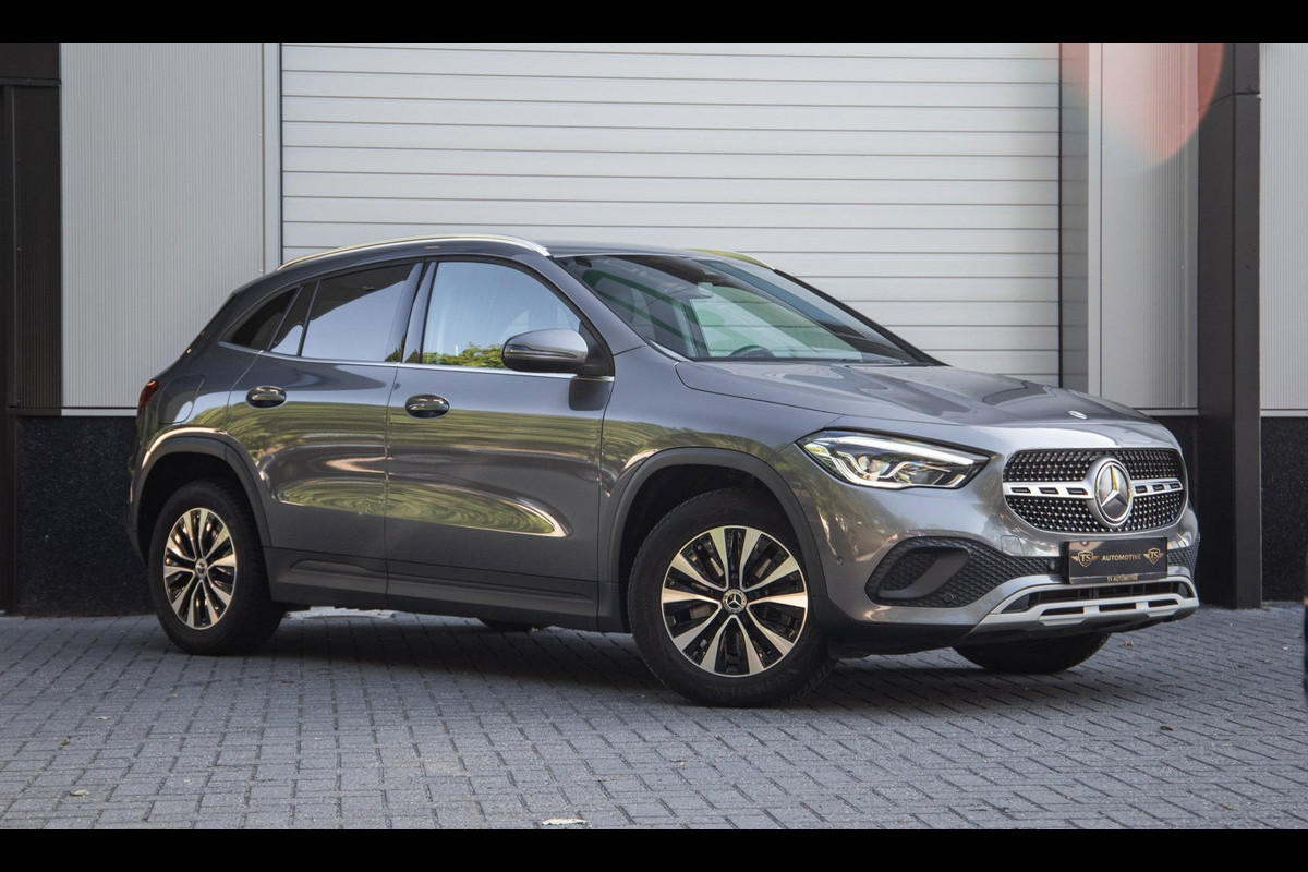 Mercedes-Benz GLA 250 e Business Solution Luxury Limited