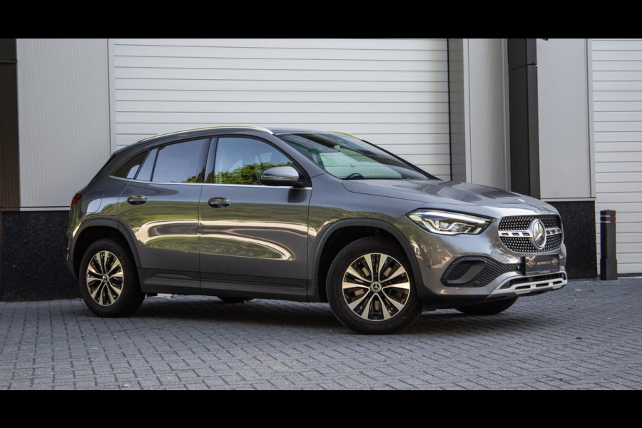 Mercedes-Benz GLA 250 e Business Solution Luxury Limited / SOH 93%