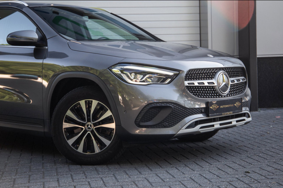 Mercedes-Benz GLA 250 e Business Solution Luxury Limited / SOH 93%