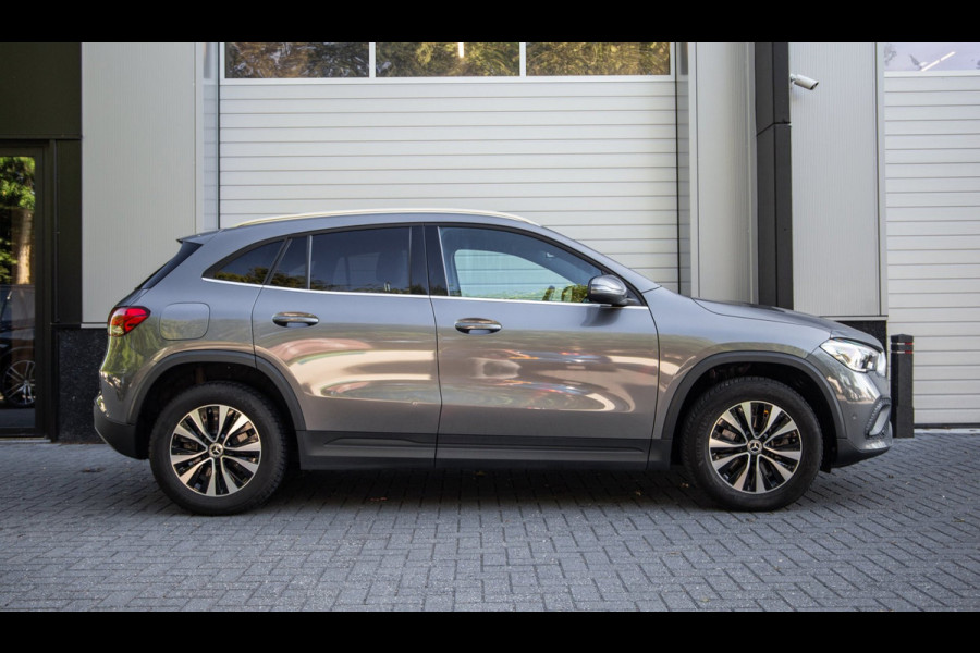 Mercedes-Benz GLA 250 e Business Solution Luxury Limited / SOH 93%