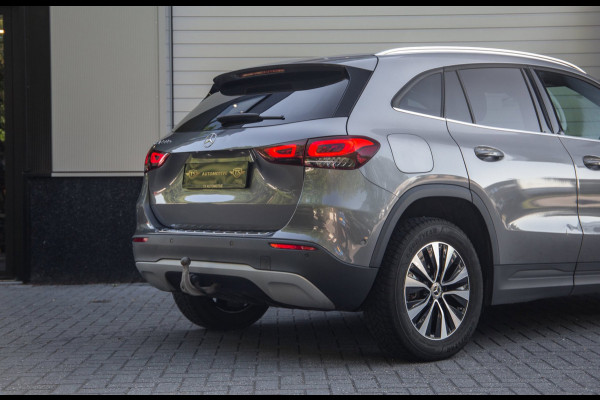 Mercedes-Benz GLA 250 e Business Solution Luxury Limited / SOH 93%