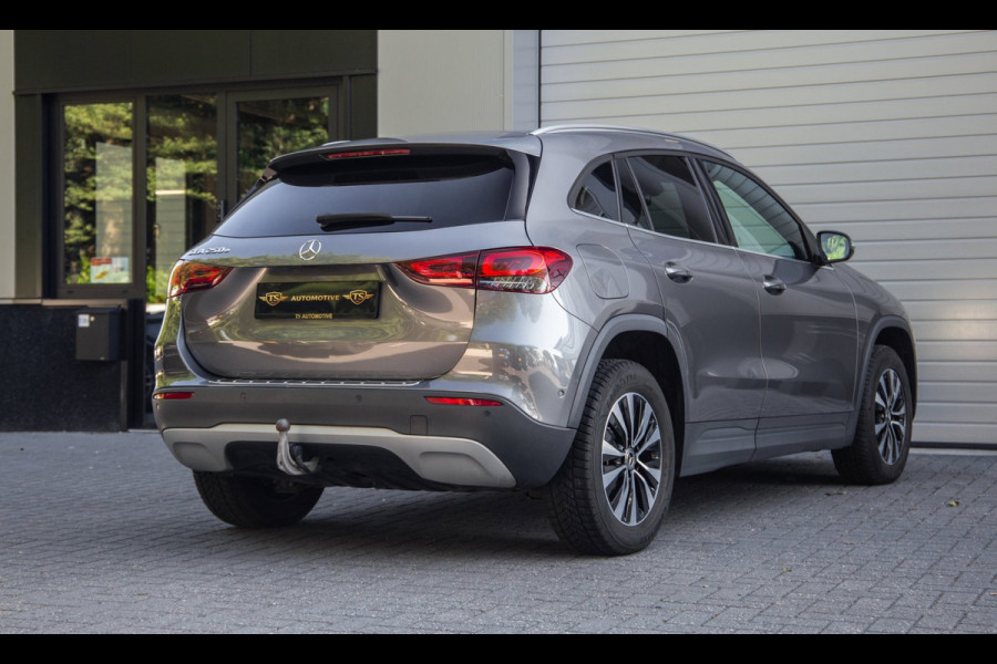 Mercedes-Benz GLA 250 e Business Solution Luxury Limited / SOH 93%