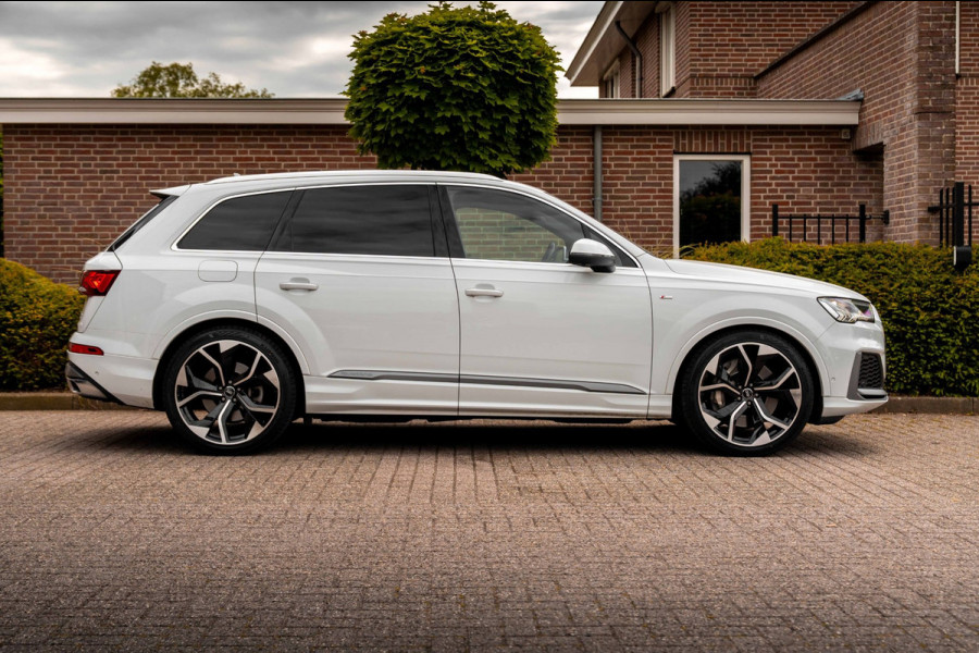 Audi Q7 55 TFSI e Quattro Pro Line S 381 PK 3x S-Line Luchtvering 360 Camera Elek. Trekhaak 22''