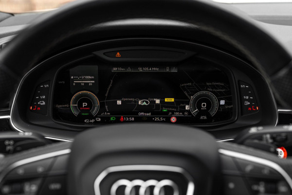 Audi Q7 55 TFSI e Quattro Pro Line S 381 PK 3x S-Line Luchtvering 360 Camera Elek. Trekhaak 22''