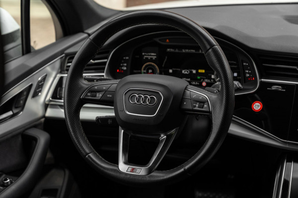 Audi Q7 55 TFSI e Quattro Pro Line S 381 PK 3x S-Line Luchtvering 360 Camera Elek. Trekhaak 22''