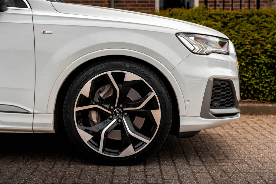 Audi Q7 55 TFSI e Quattro Pro Line S 381 PK 3x S-Line Luchtvering 360 Camera Elek. Trekhaak 22''