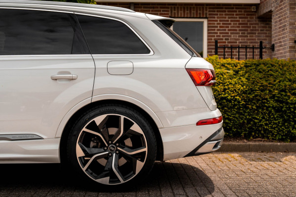 Audi Q7 55 TFSI e Quattro Pro Line S 381 PK 3x S-Line Luchtvering 360 Camera Elek. Trekhaak 22''