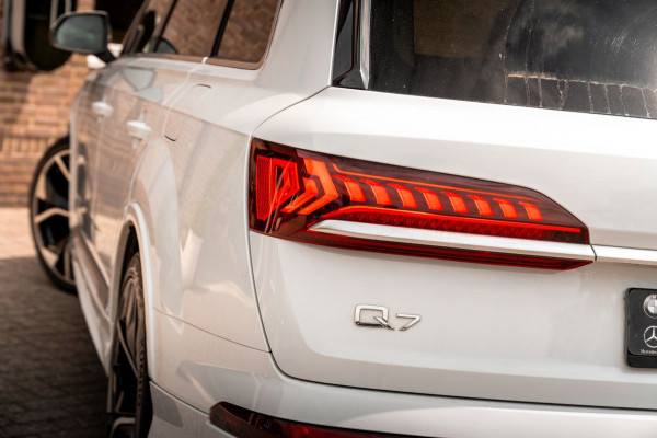 Audi Q7 55 TFSI e Quattro Pro Line S 381 PK 3x S-Line Luchtvering 360 Camera Elek. Trekhaak 22''
