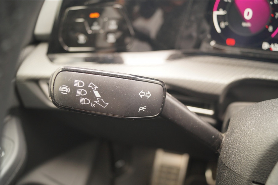 Volkswagen Golf 1.5 TSI 130pk R-Line -PANO-LED-ECC-PDC-NAVI-