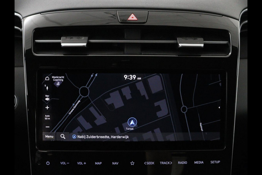 Hyundai Tucson 1.6 T-GDI HEV Comfort | Trekhaak | Stoelverwarming | Adaptive cruise | Carplay | Camera | Navigatie | Keyless | Full LED | 17'' | Parkeerhulp | Climate control | Digital Cockpit
