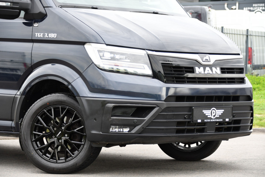 MAN TGE 3.180 35 2.0 L3H3 PB Edition Full Options! Adpatieve Cruise, Camera, Carplay, 177pk, LED, Stuurverwarming, Trekhaak, Multimedia, Voorruit verwarming, Uniek!