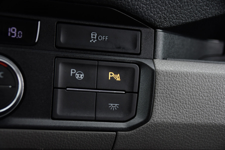 MAN TGE 3.180 35 2.0 L3H3 PB Edition Full Options! Adpatieve Cruise, Camera, Carplay, 177pk, LED, Stuurverwarming, Trekhaak, Multimedia, Voorruit verwarming, Uniek!