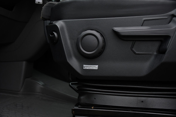 MAN TGE 3.180 35 2.0 L3H3 PB Edition Full Options! Adpatieve Cruise, Camera, Carplay, 177pk, LED, Stuurverwarming, Trekhaak, Multimedia, Voorruit verwarming, Uniek!